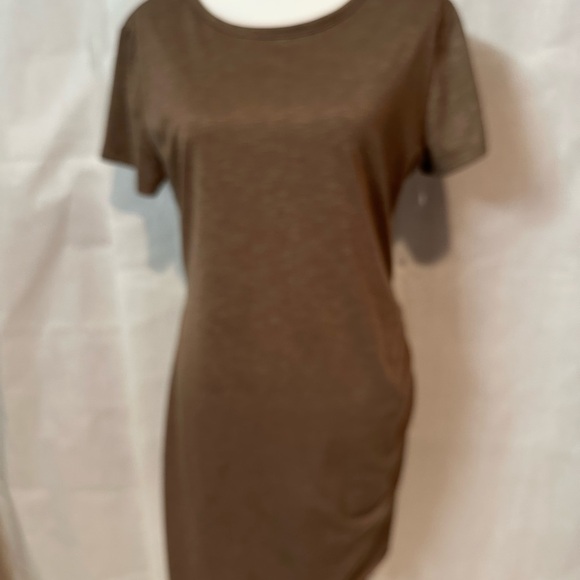 Elegant Brown T-Shirt Dress - Picture 2 of 8
